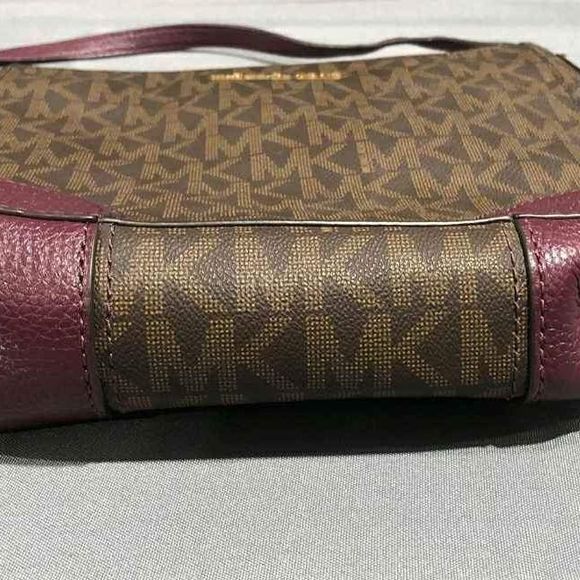 Michael Kors Designer Hattie MK Monogram Crossbody Bag Purse Handbag - Picture 5 of 9